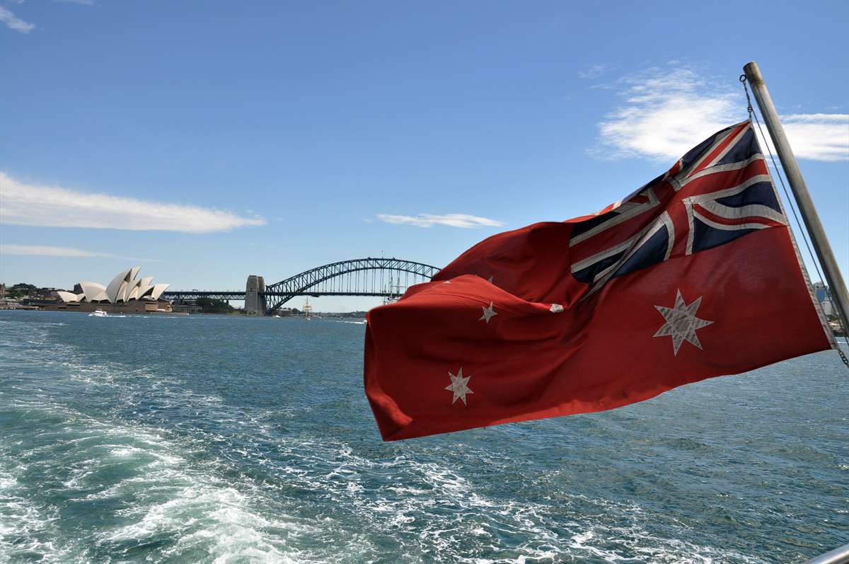 033_sydney_opera_harbourbridge_flag